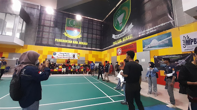 GOR Bulu Tangkis Wibawa Mukti, Terbuka Badminton Untuk Umum